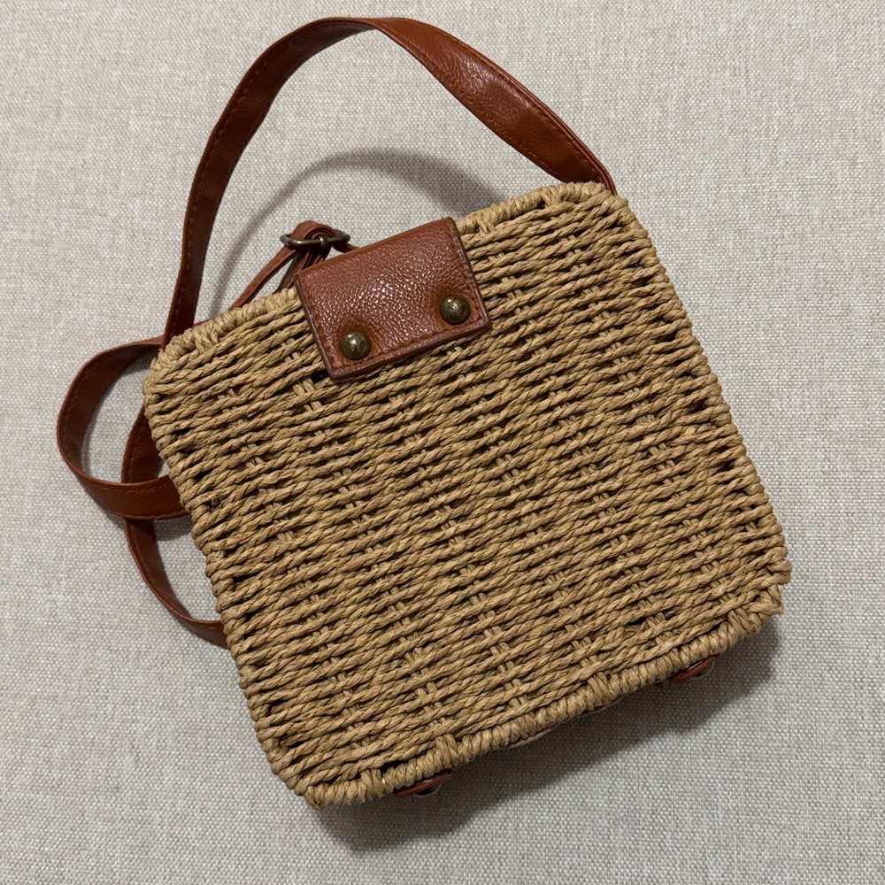 Boho Chic Wicker Basket Style Crossbody Bag-Brown Faux Leather Strap-Brass Tone - Picture 2 of 16